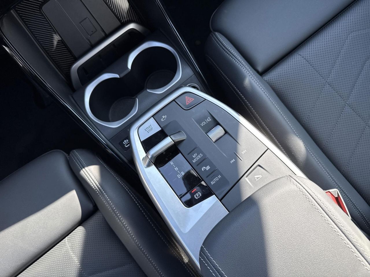 BMW iX2 - Bild 14