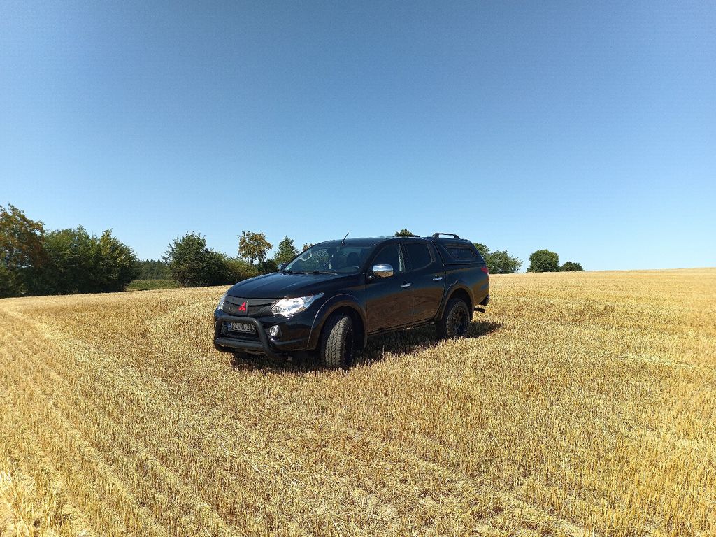 Image of Mitsubishi L200