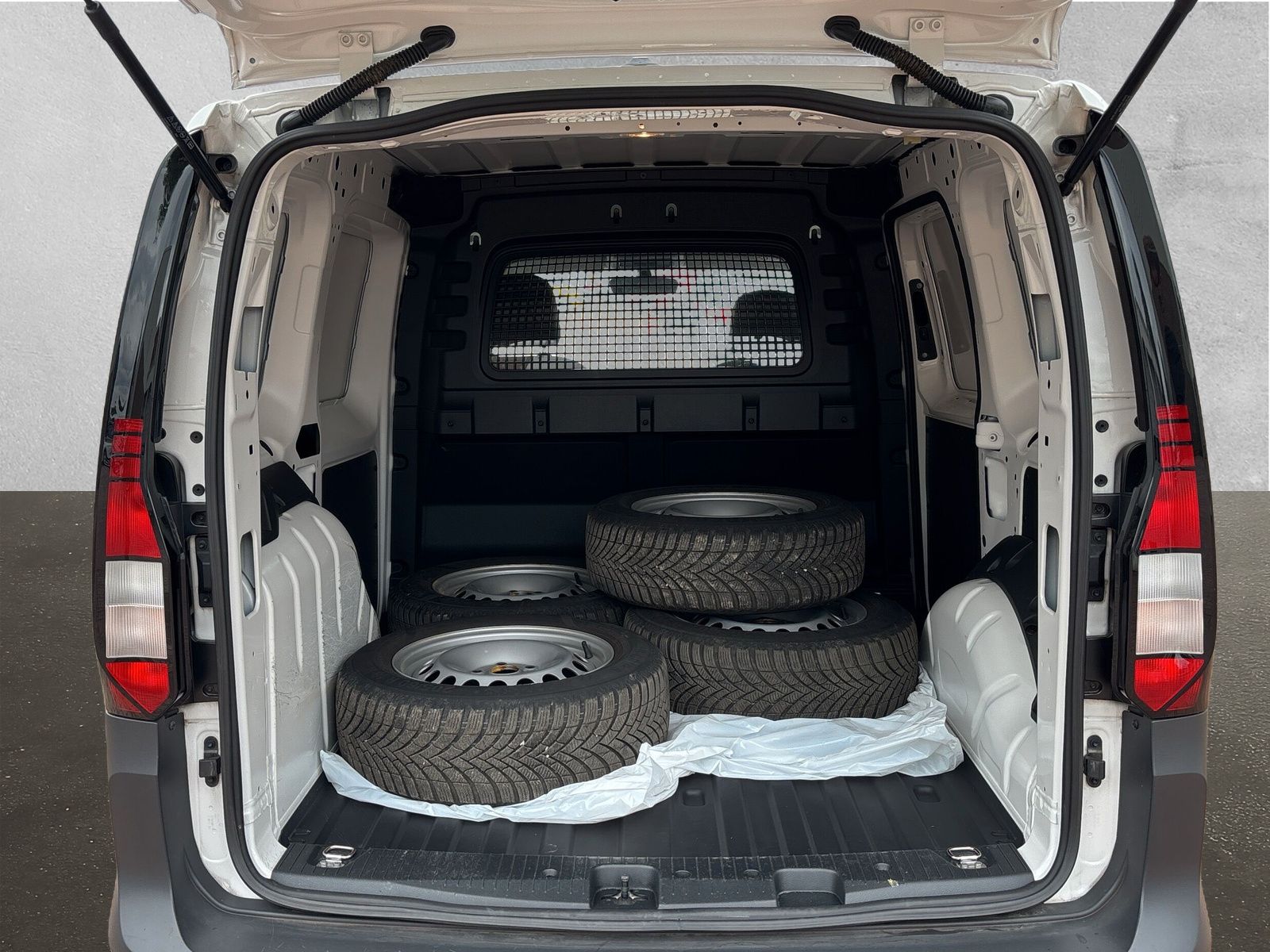 Fahrzeugabbildung Volkswagen Caddy Cargo 2.0 TDI PDC vo. + hi.