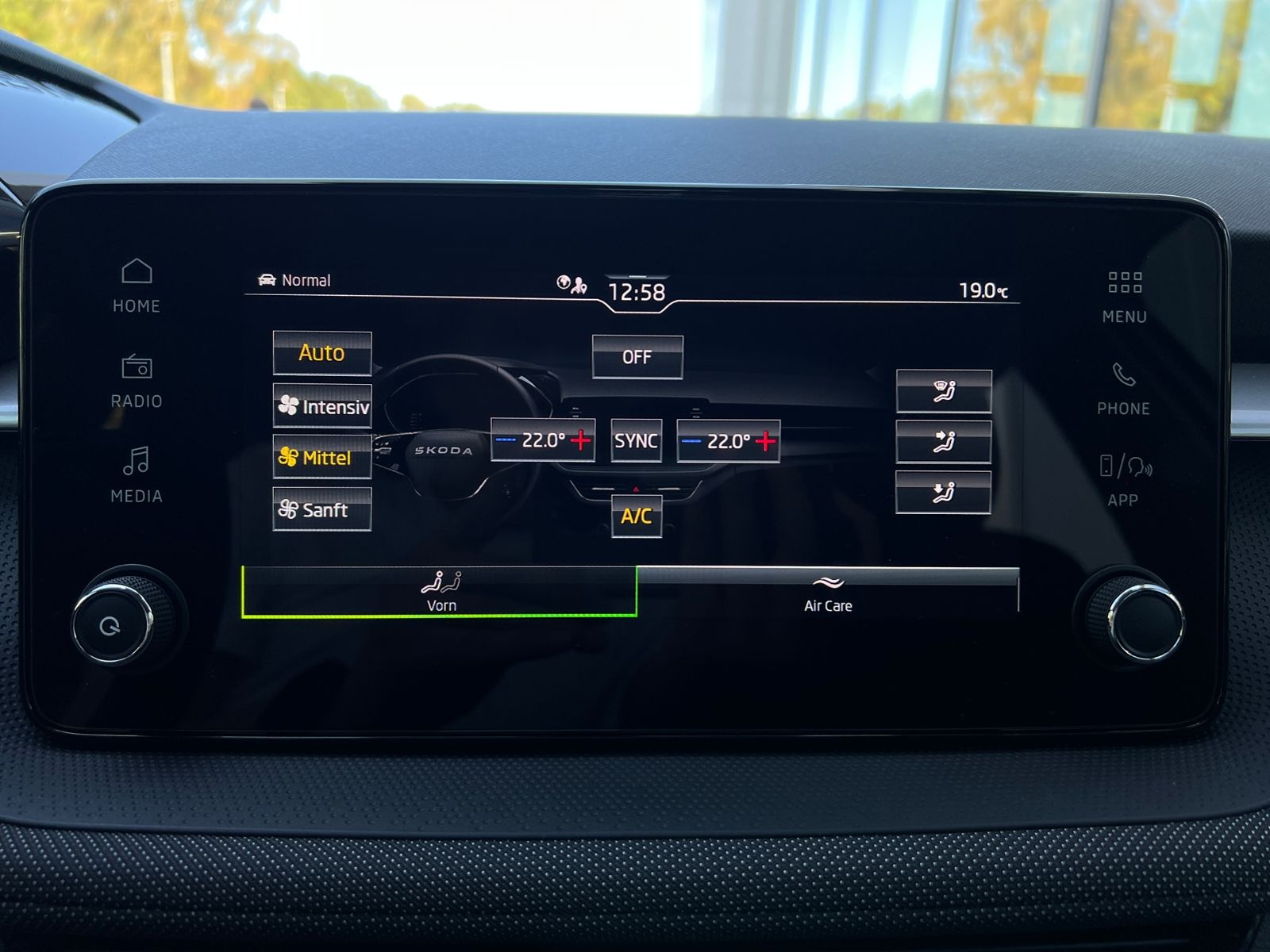 Fahrzeugabbildung SKODA Fabia Selection 1.0 TSI DSG *LED, SmartLink, Kam