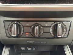 Fahrzeugabbildung Seat Ibiza Style Virtual Klima PDC Navi Alufelgen