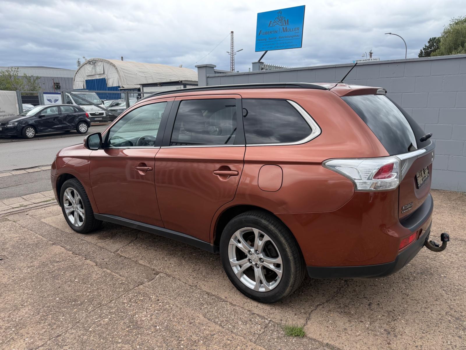 Mitsubishi Outlander 2.2* 4WD* 7 Sitzer*Euro5*Leder*Kamera*