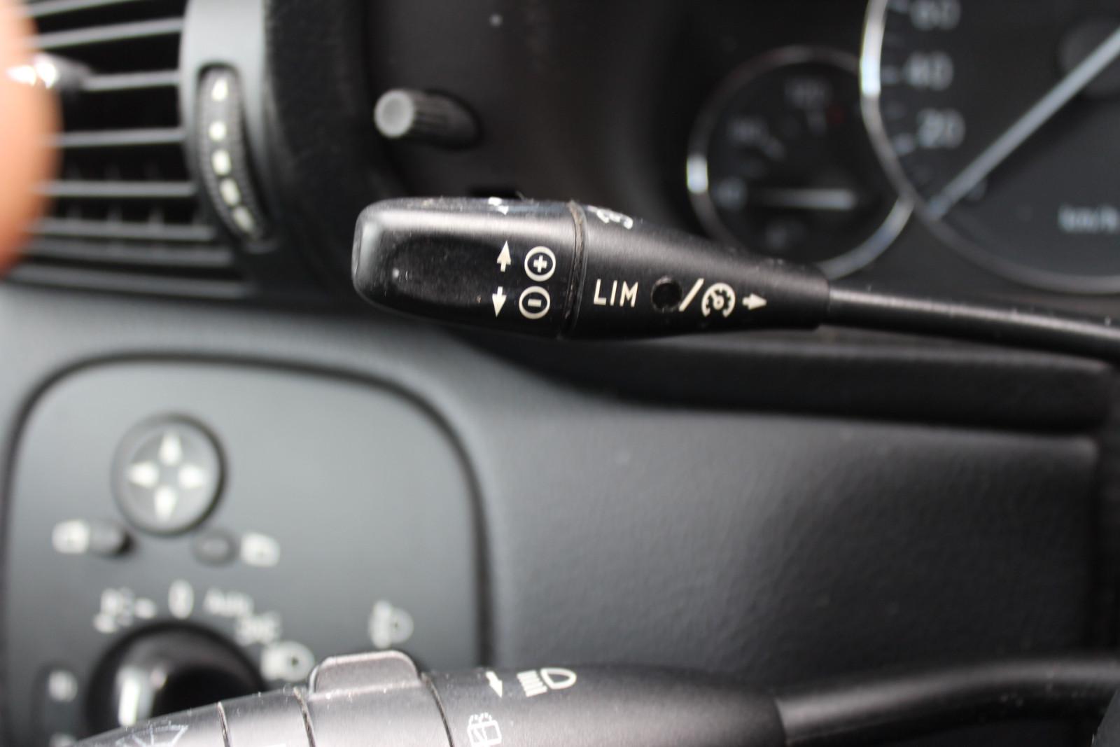 Mercedes-Benz C220 2006 — photo 22