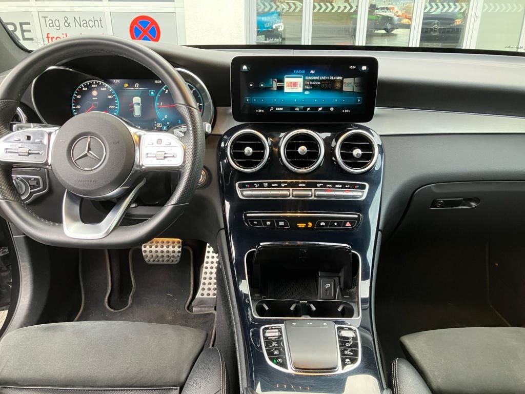 Fahrzeugabbildung Mercedes-Benz GLC 300 d 4MATIC AMG*Navi*PDC*SpurH*360°*LED