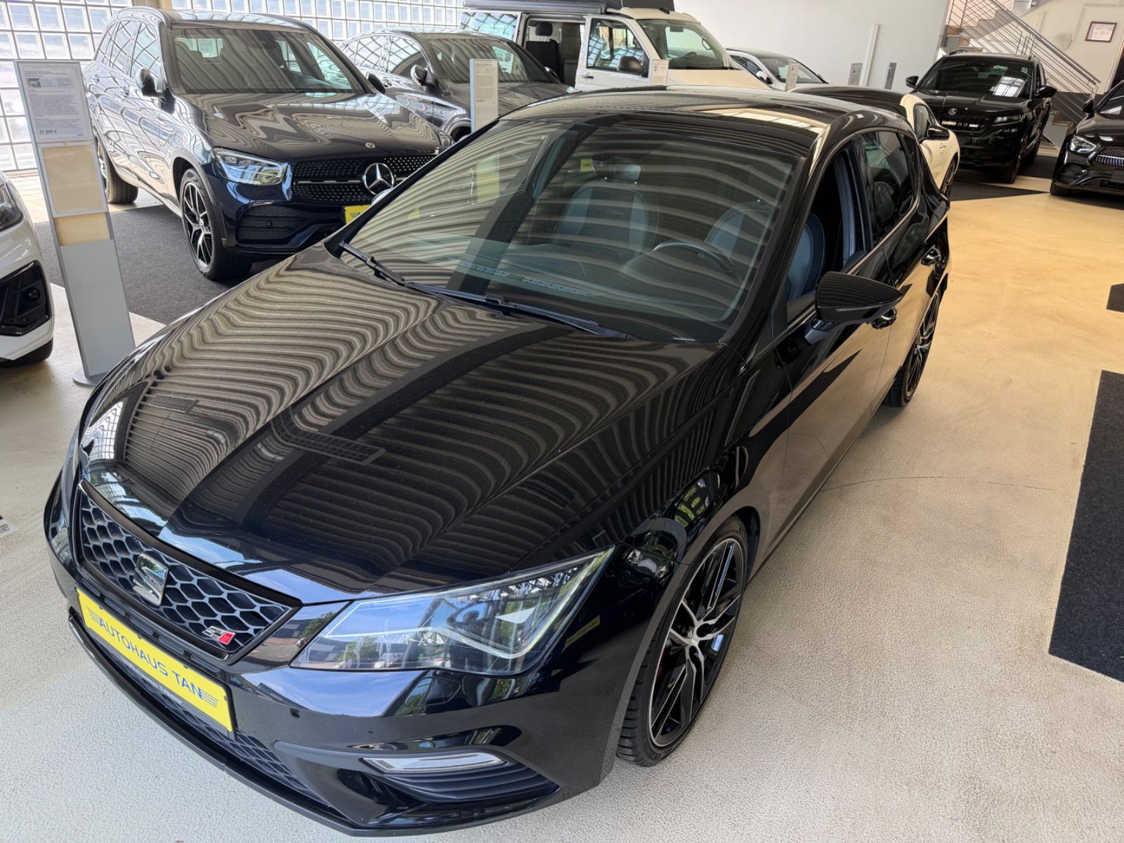 Fahrzeugabbildung SEAT Leon Cupra 300 * Schalter * 1.Hand*