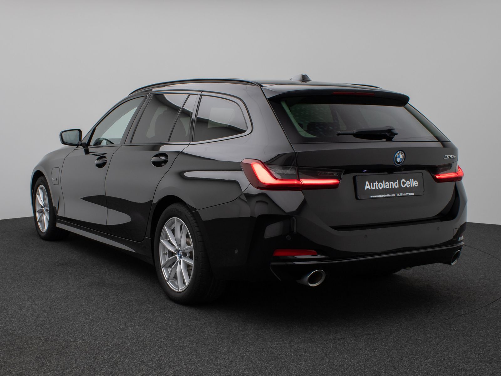 Fahrzeugabbildung BMW 320e Kamera HUD DAB H/K AHK Stop&Go Sport LED