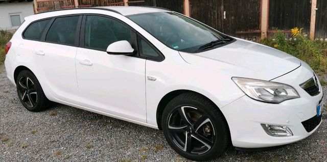 Opel Astra J Sportstourer 1.7 CDTI optiona...