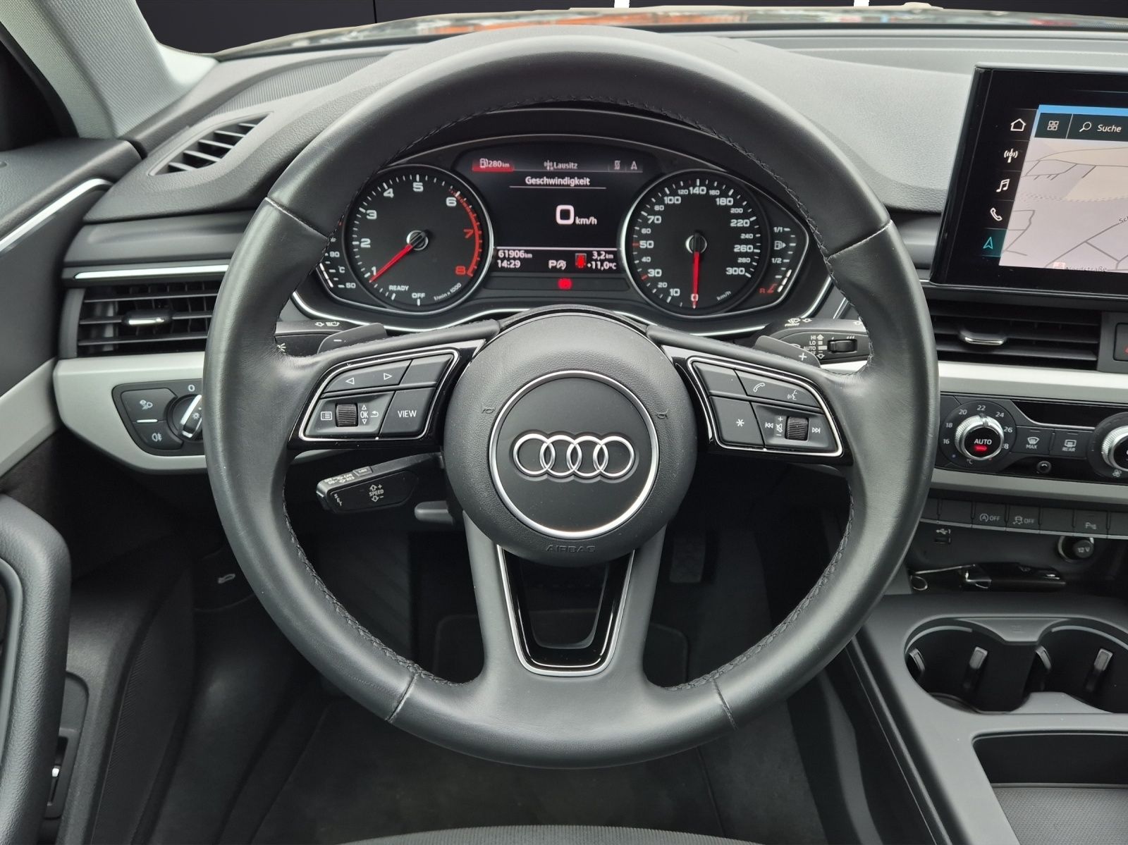 Fahrzeugabbildung Audi A4 Avant 35 TFSI advanced S-tronic LED Navi SHZ
