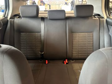 Volkswagen Golf V Lim. Tour *KLIMA*SZHZ*TEMPOMAT*AHK*