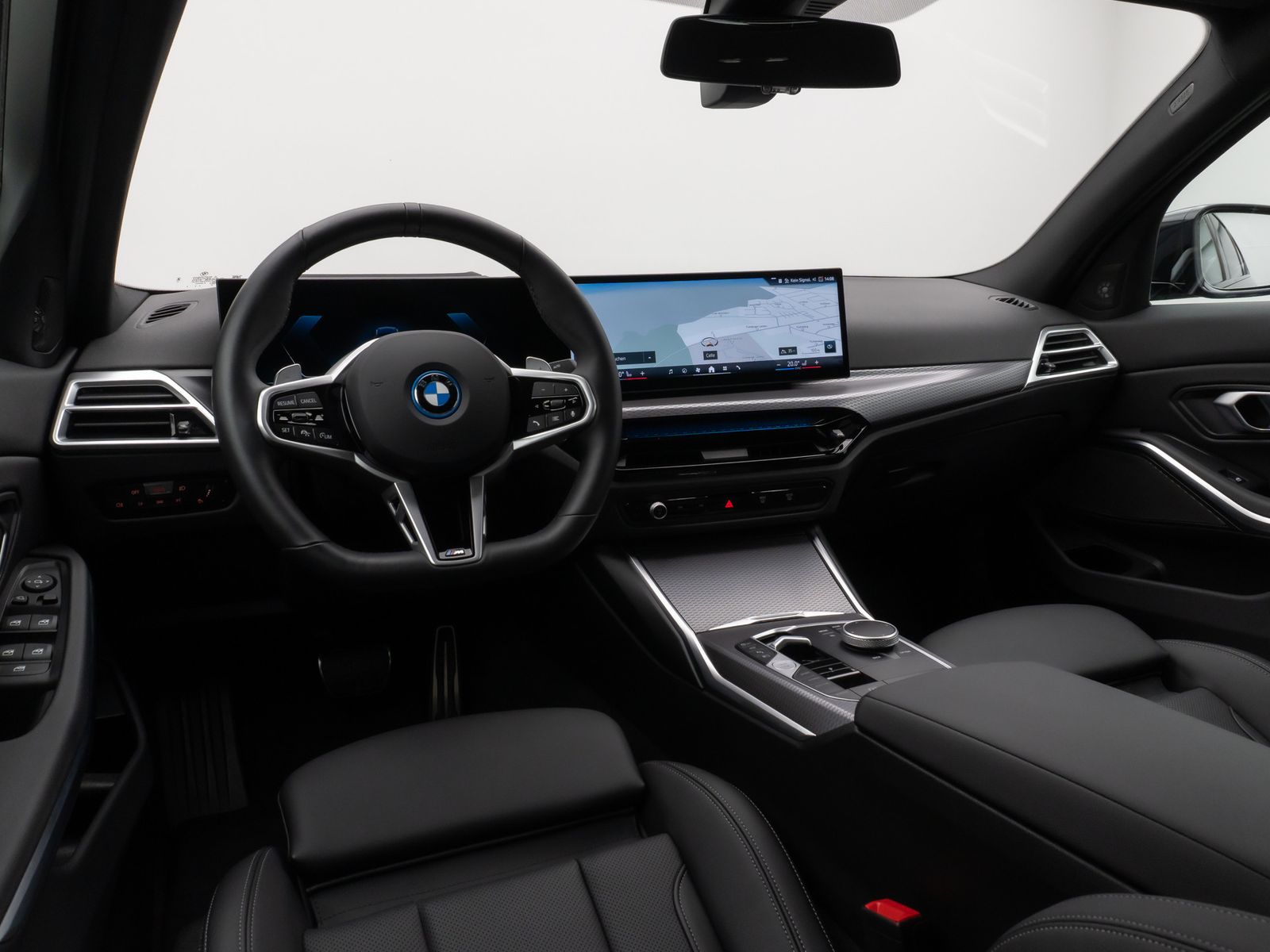 Fahrzeugabbildung BMW 330e M Sport 360°HUD DAB H/K Alarm ParkAs 19Zoll