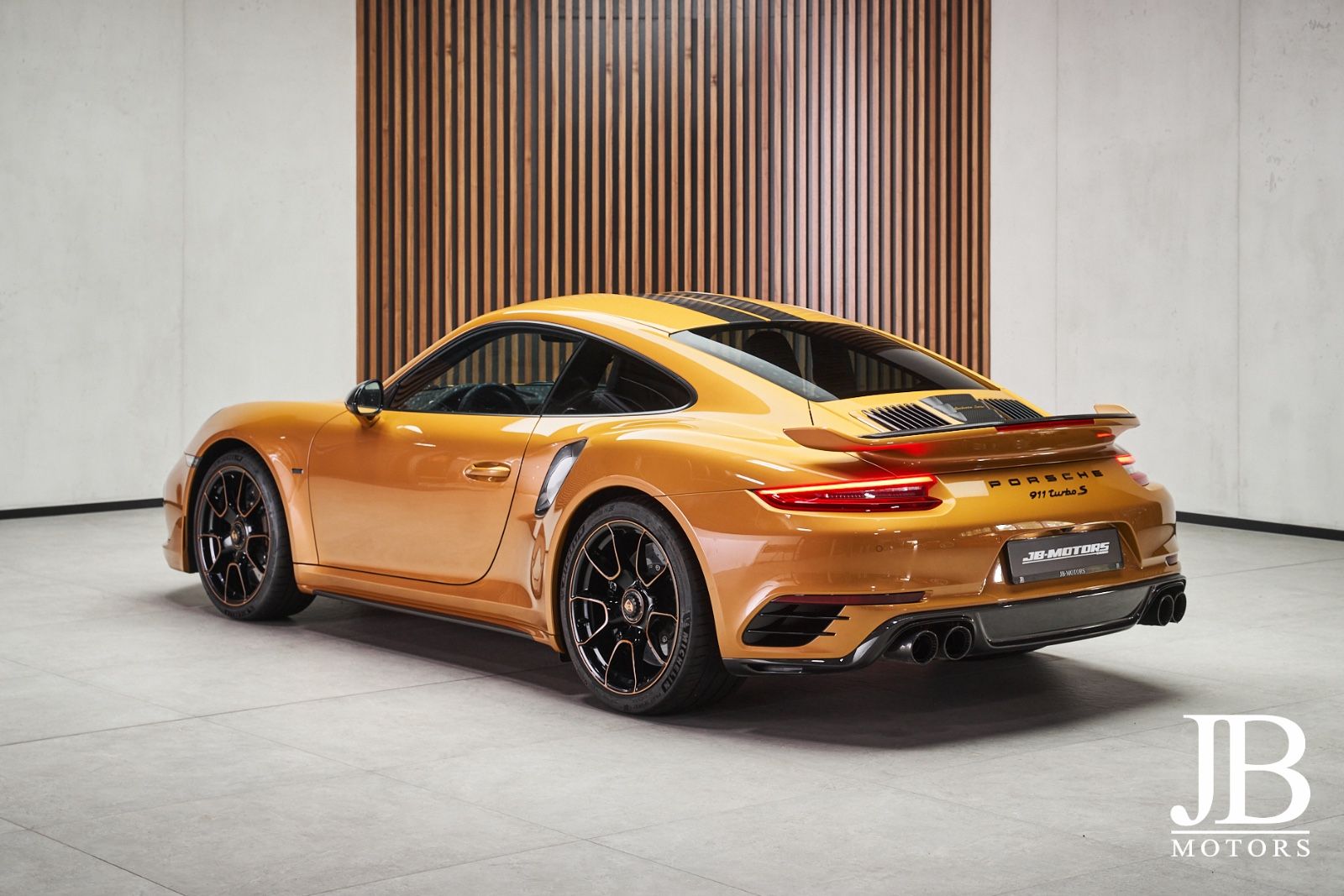 Fahrzeugabbildung Porsche 911 Turbo S Exclusive Series Burmester Lift