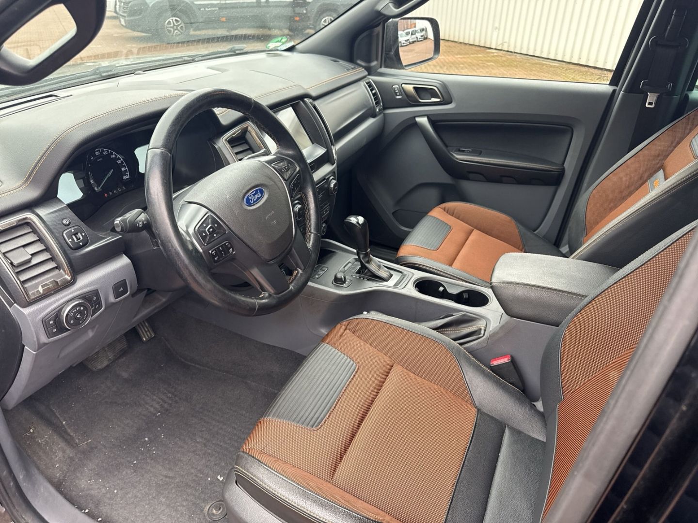 Fahrzeugabbildung Ford Ranger Wildtrak Doppelkabine 4x4 3.2 TDCi AHK Na