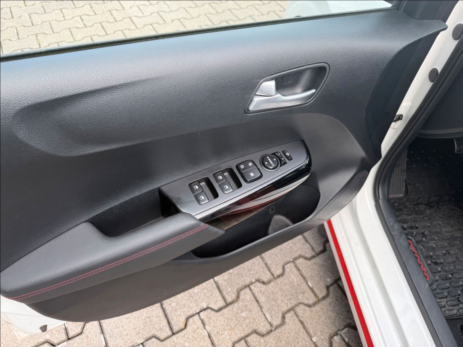 Fahrzeugabbildung Kia Picanto GT-Line / Automatic / Navi / Garantie