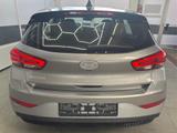 Hyundai i30 STYLE NAVI LED RFK PDC 1.5 MPI 70,6kW96PS... - Hyundai i30: Style