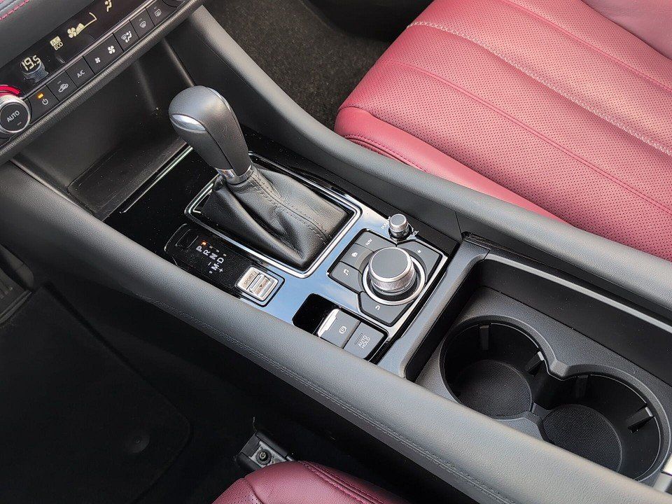 Fahrzeugabbildung Mazda 6 SKY-G 194 6AG HOMURA LEDER+MATRIX+360+BOSE+SHZ