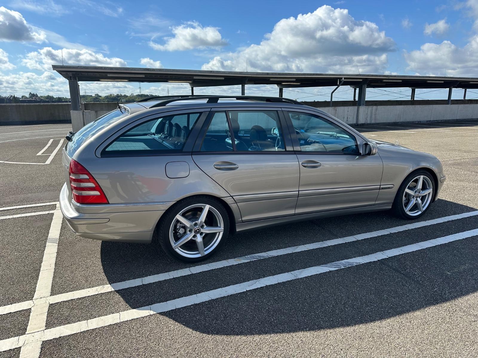 Mercedes-Benz 220, 2004