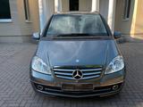 Mercedes-Benz A 200 CDI ELEGANCE AUTOMATIK - gebrauchte Mercedes-Benz A 200 aus dem Jahr 2011