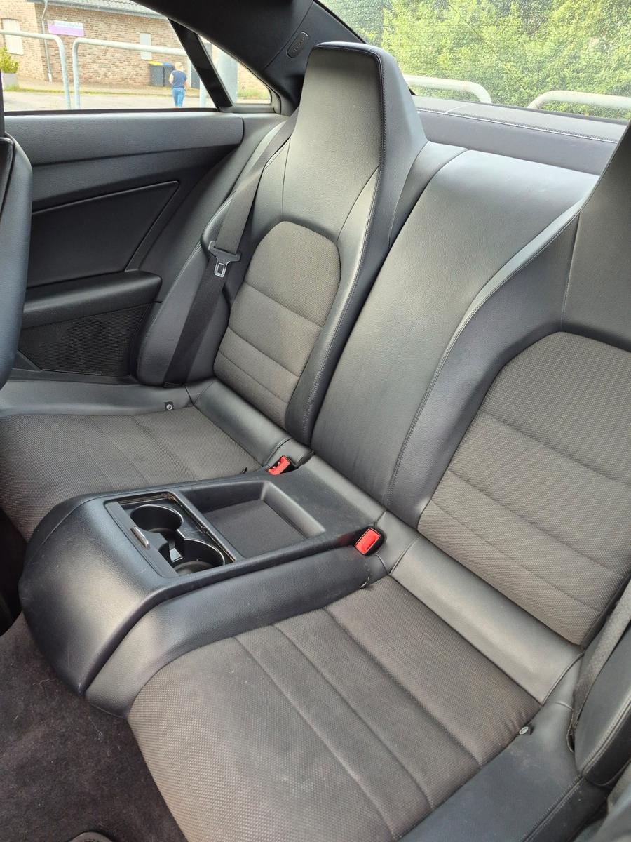 Mercedes-Benz E 220 Coupé E 220 CDI BlueEFFICIENCY ELEGANC...