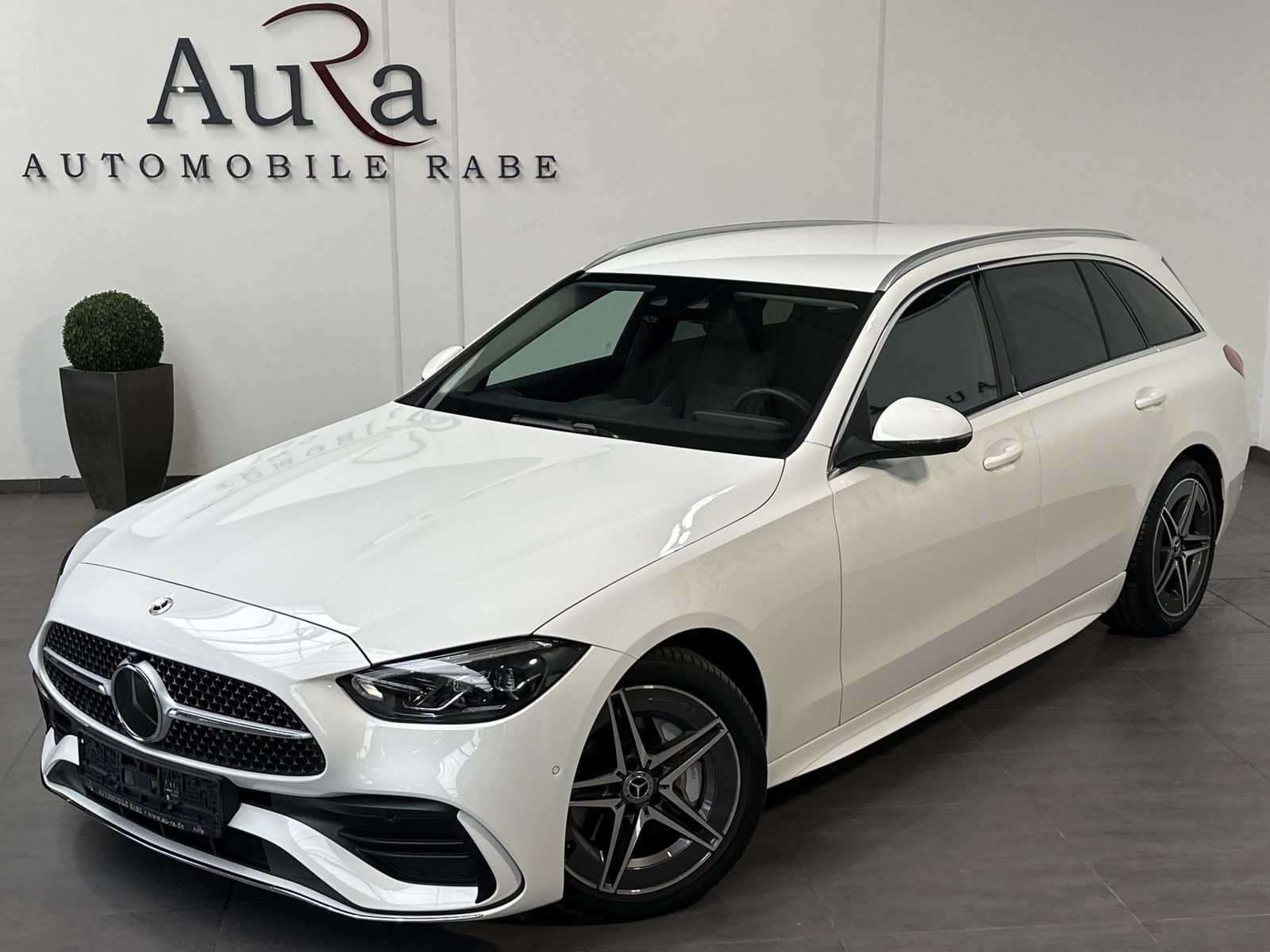 Fahrzeugabbildung Mercedes-Benz C 220d T 4M AMG-Line NAV+LED+ACC+360°+STANDHEIZU