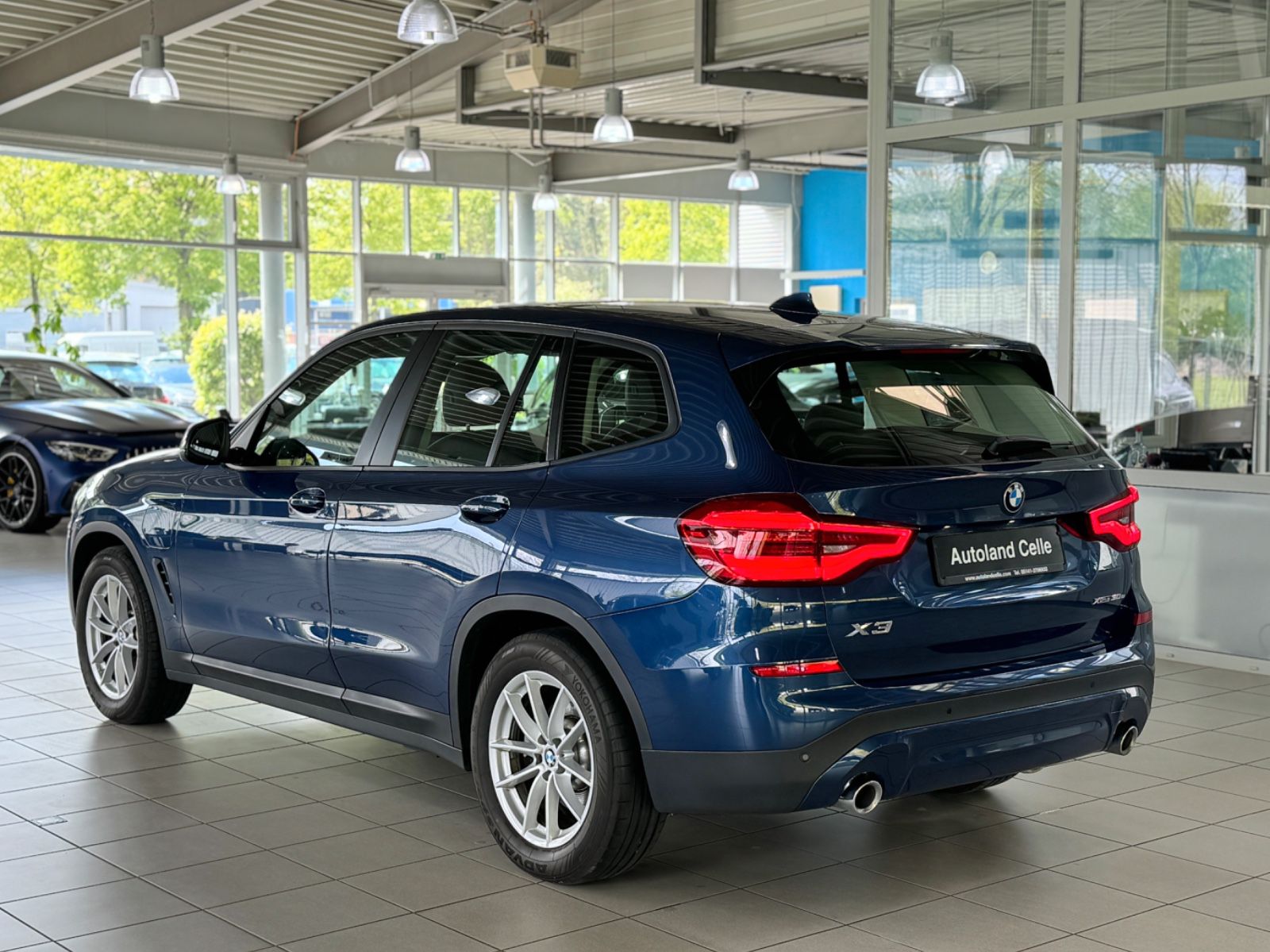 Fahrzeugabbildung BMW X3 xD30e HUD HiFi Komfort Leder ACC AHK LED 18"