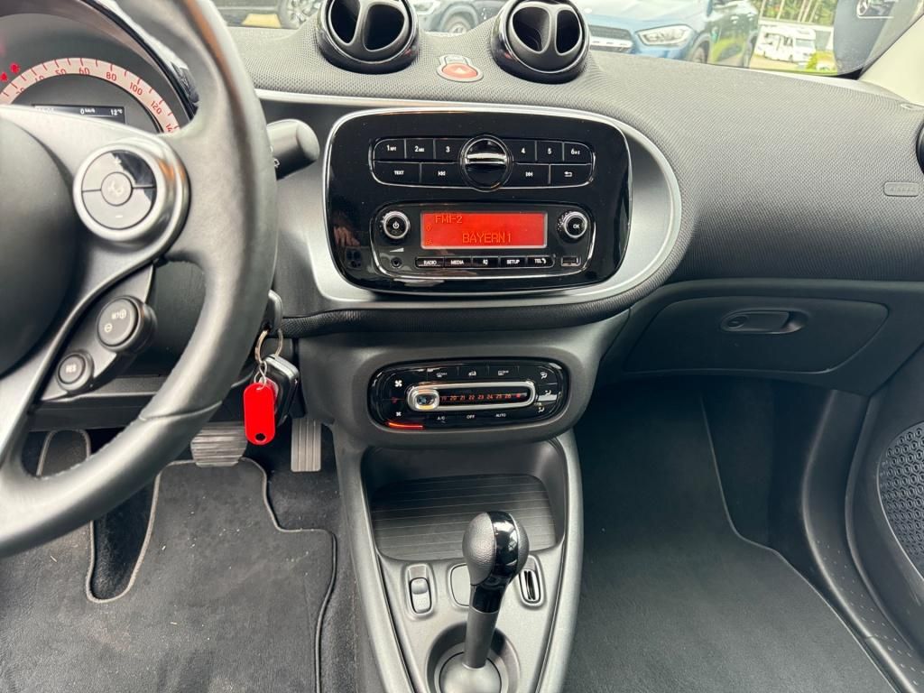 Fahrzeugabbildung Smart smart EQ fortwo *Navi*LM*SHZ*KlimaA*Winterp.