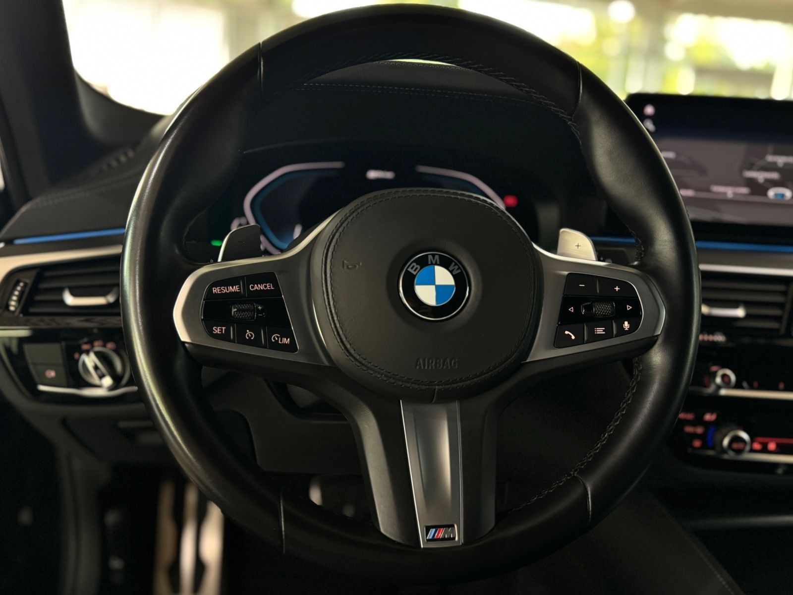 Fahrzeugabbildung BMW 530e xD M Sport Kamera Laser HUD DAB HiFi Komfor