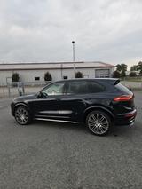 Porsche Cayenne Turbo - Porsche Cayenne mit Benzin-Antrieb: Turbo