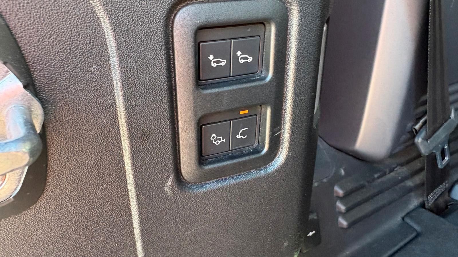 Fahrzeugabbildung Land Rover Defender 110 SE