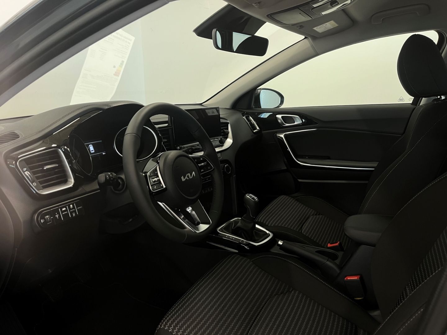 Fahrzeugabbildung Kia Ceed_sw Sportswagon Vision Lane ASS Navi SHZ DAB