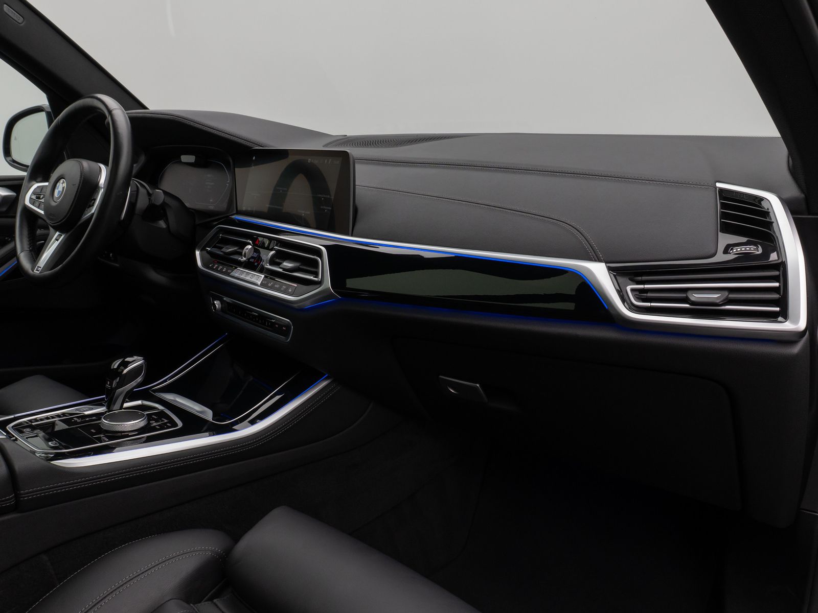 Fahrzeugabbildung BMW X5 xD30d M Sport Panorama 360°Laser HUD DAB HiFi