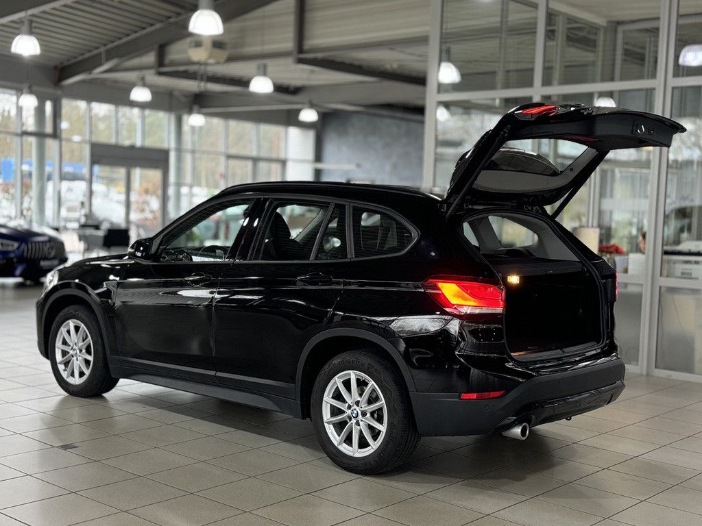 Fahrzeugabbildung BMW X1 sD18i Parkassist Navi LED Geschwindigkeitsreg