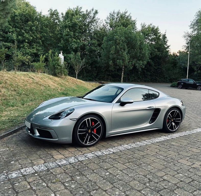 Image of Porsche Cayman