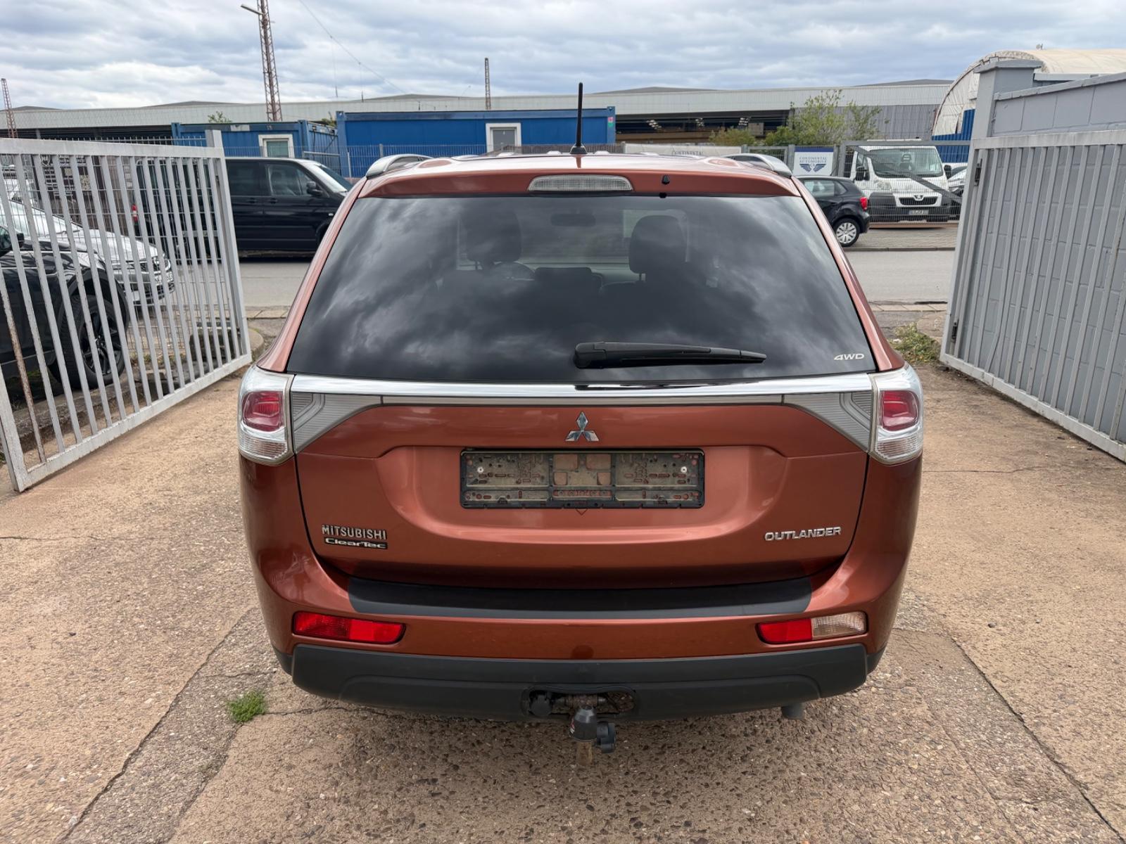 Mitsubishi Outlander 2.2* 4WD* 7 Sitzer*Euro5*Leder*Kamera*