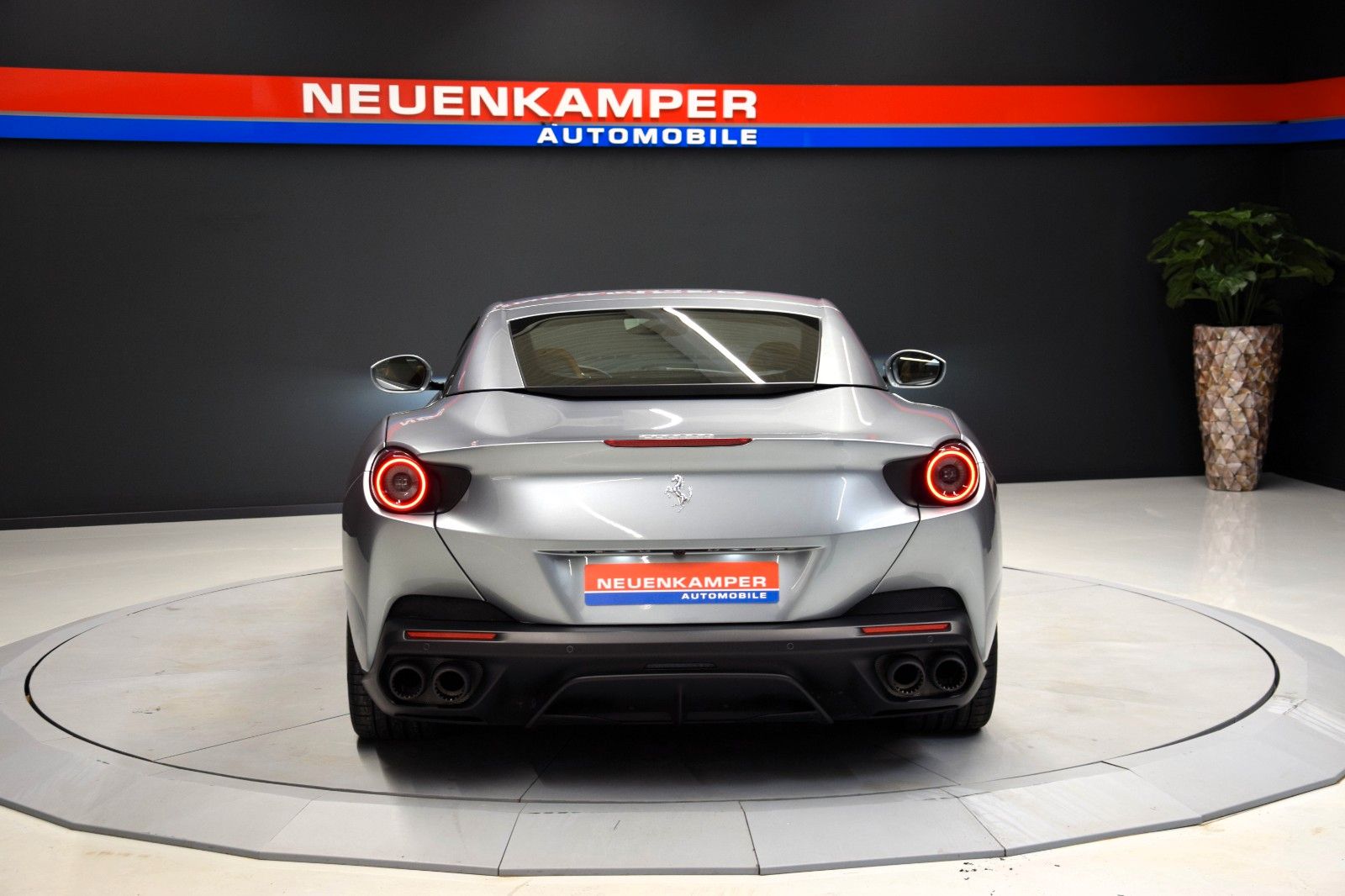 Fahrzeugabbildung Ferrari Portofino ACC Kamera Display Garantie  ADAS 1.Ha