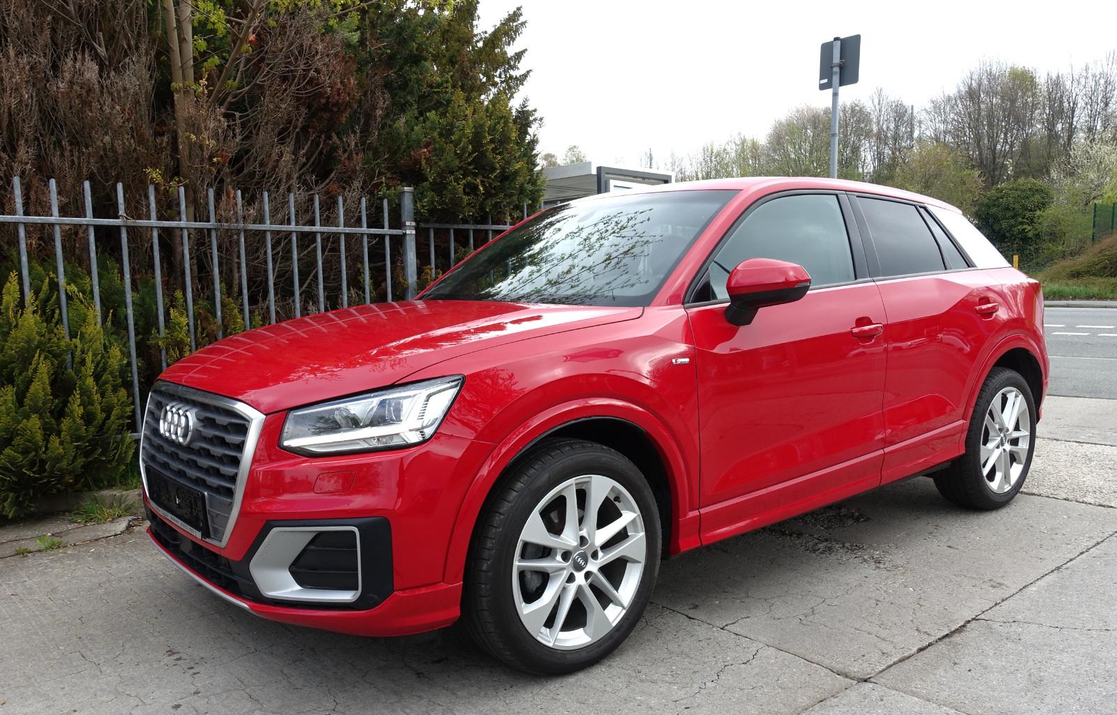 Audi Q2 35 TFSI S tronic*S line*LED*TEILLEDER*NAVI
