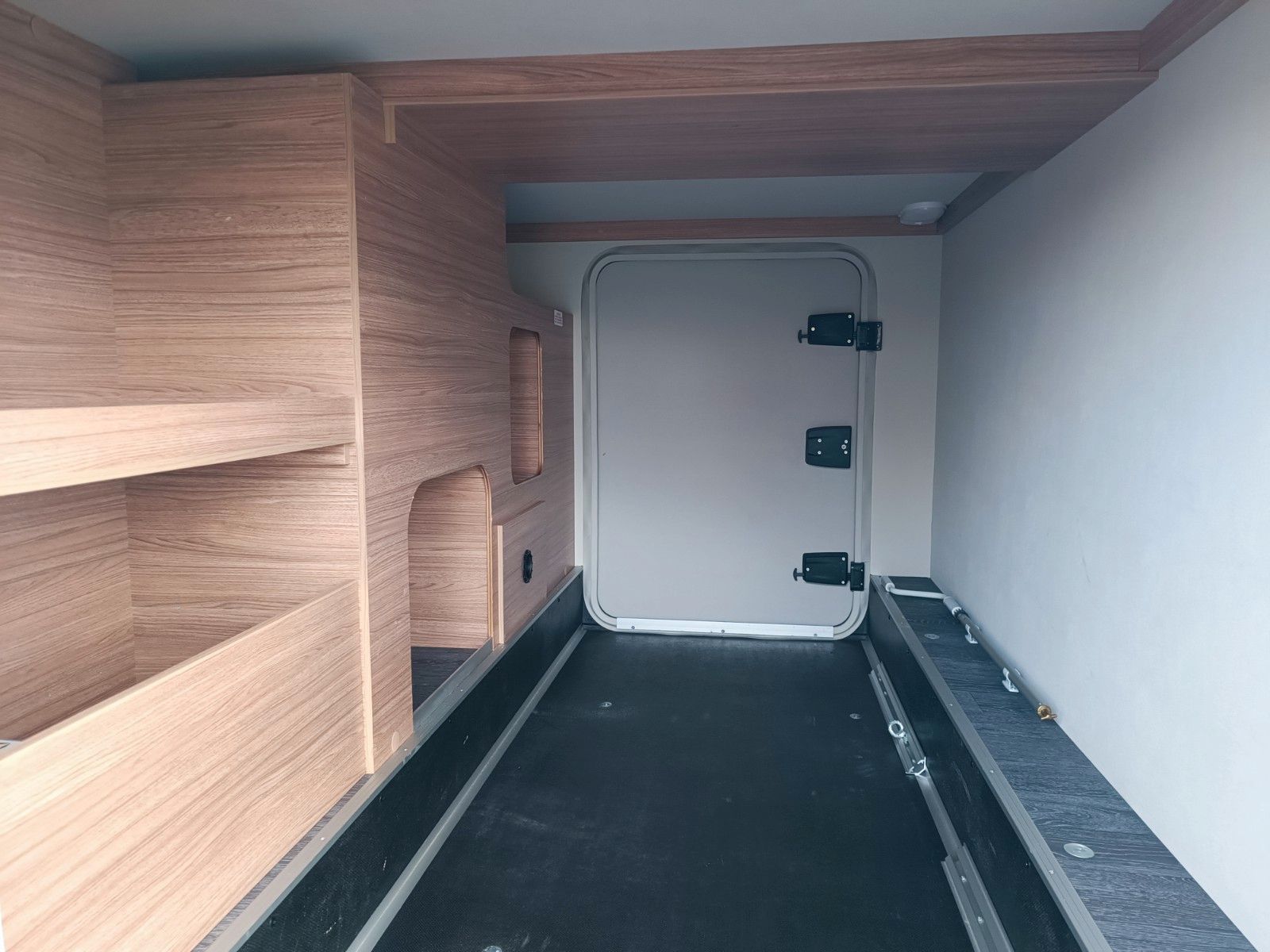 Fahrzeugabbildung Weinsberg CaraSuite 650 MEG Ford