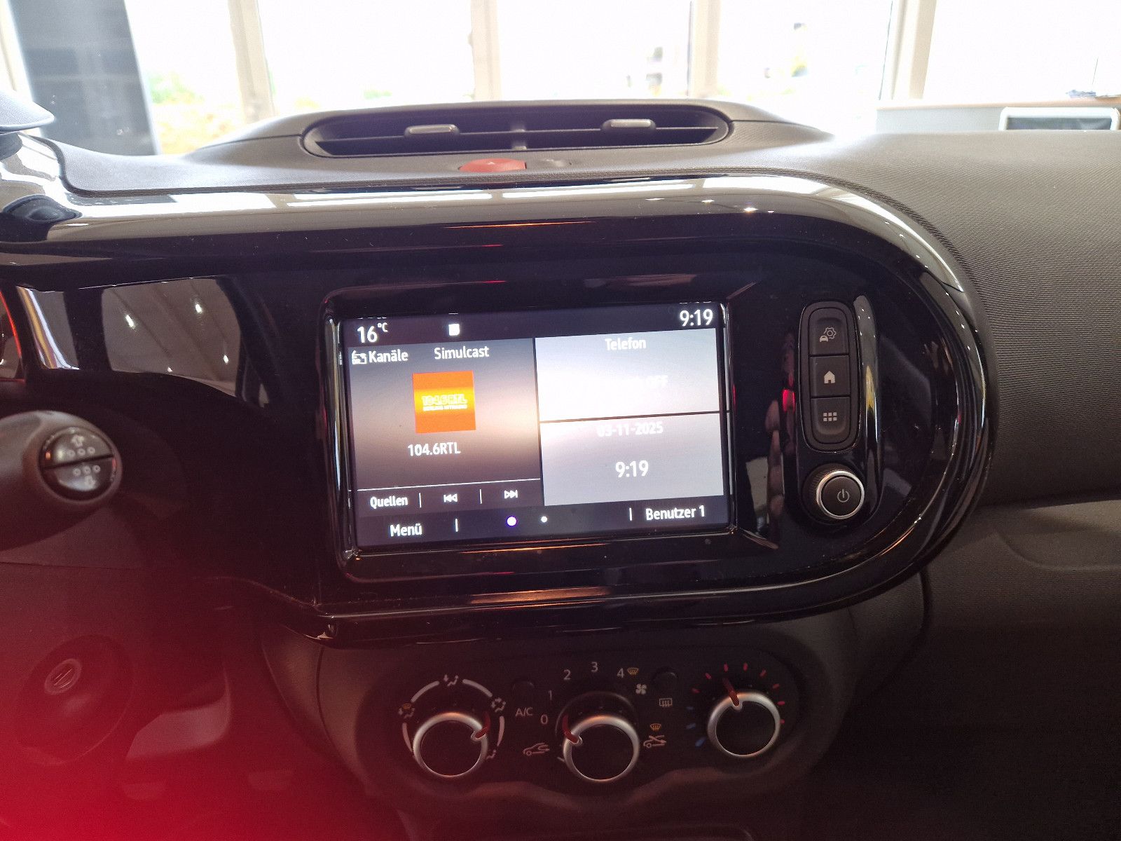 Fahrzeugabbildung Renault Twingo SCe 65 Equilibre