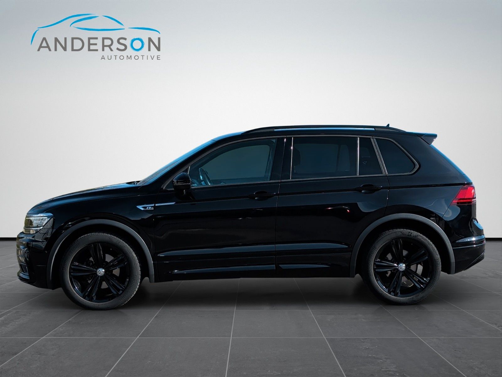 Fahrzeugabbildung Volkswagen TIGUAN 2.0 TDI R-LINE BLACKSTYLE HUD 19" AHK KAM