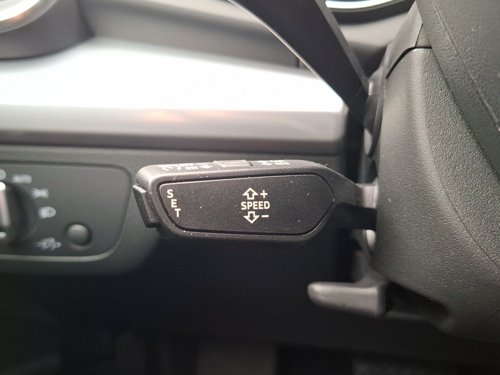 Fahrzeugabbildung Audi Q5 40 TDI quattro S-line S-tronic LED Navi AVC A
