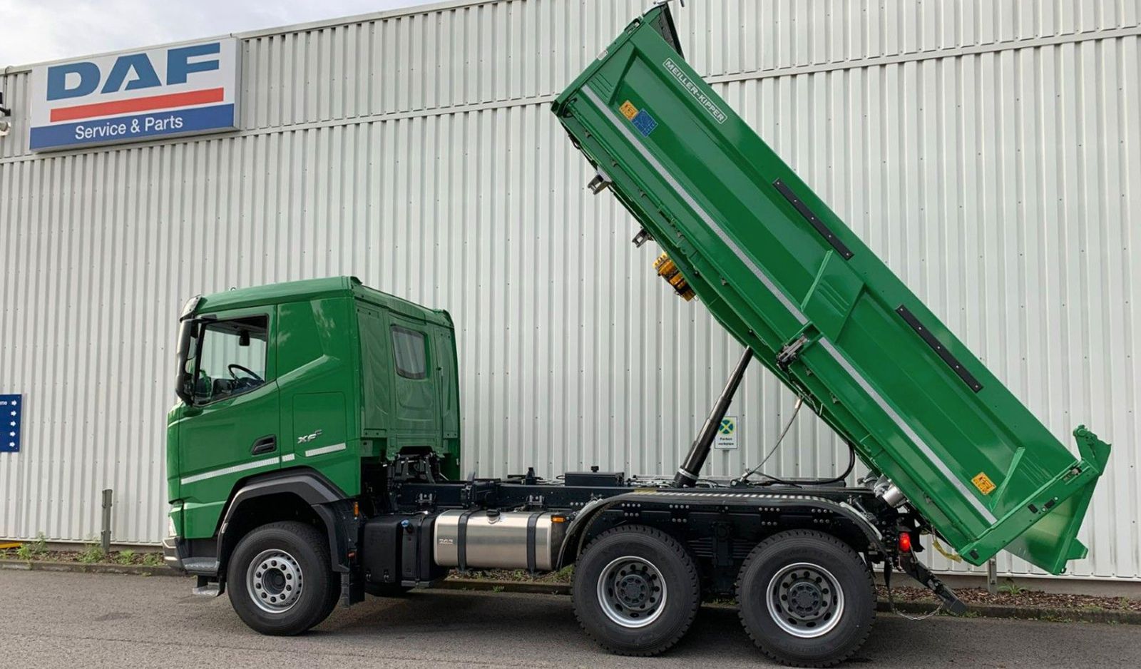 Fahrzeugabbildung DAF FAT XFC 530 SL Meiller TRIGENIUS D 316