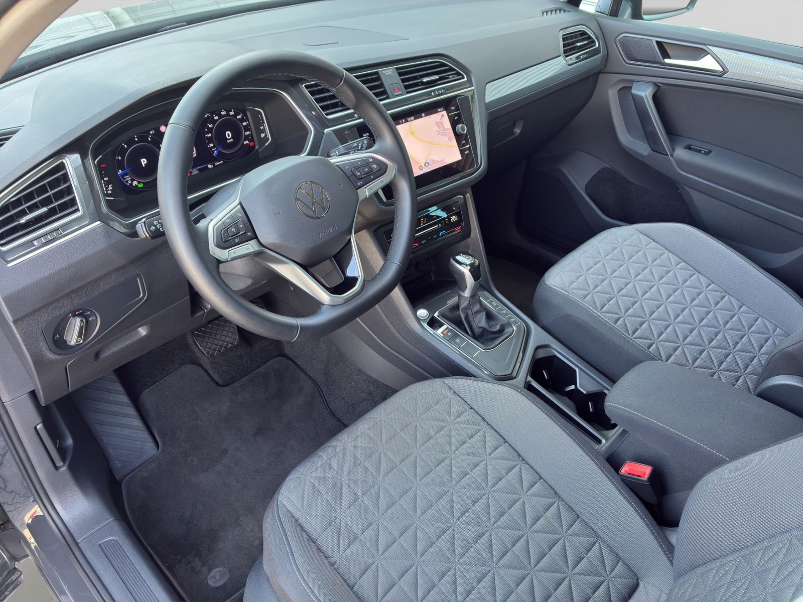 Tiguan 1.5 TSI DSG *LED*AHK*NAVI*KEYLESS*