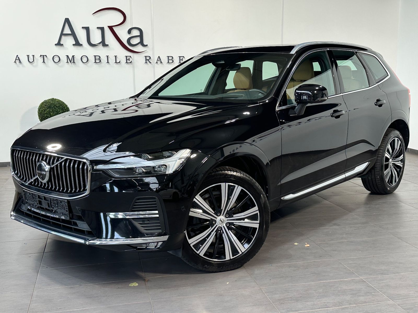Fahrzeugabbildung Volvo XC60 B5 B AWD Ultimate Bright NAV+LED+PANO+AHK
