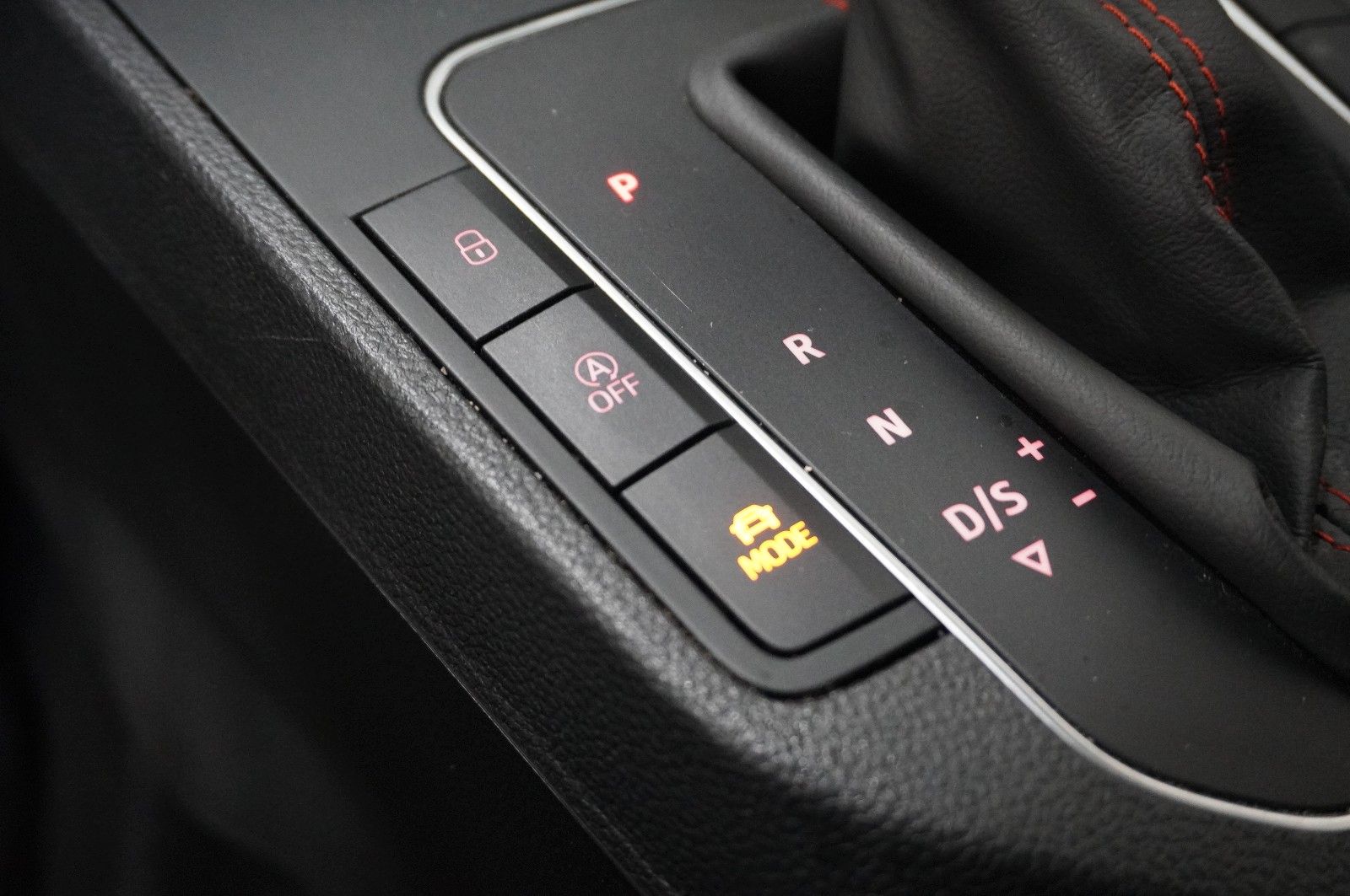 Fahrzeugabbildung SEAT Ibiza 1.0 TSI FR SPORT DSG NAVI/LED/VIRTU/SH/DAB
