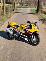 Suzuki GSXR 600 - SUZUKI GSXR 600