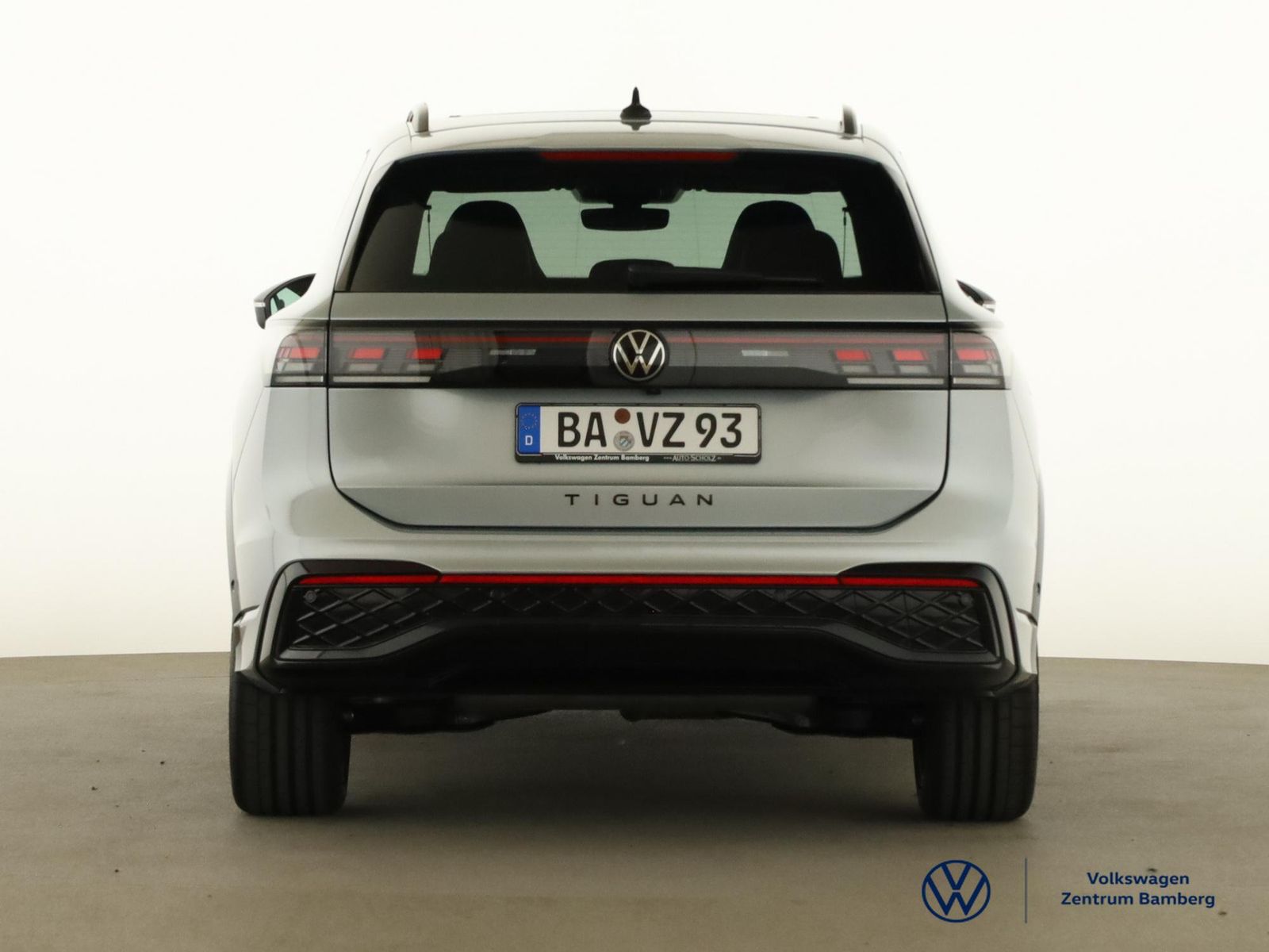 Volkswagen Tiguan 2.0 TSI DSG R-LINE 4MOTION AHK RFK PANO foto 5