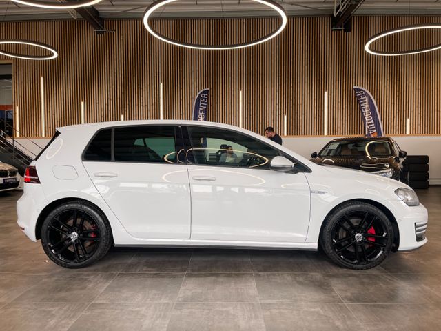Volkswagen Golf VII Lim. GTD BMT *NAVI*SZHZ*PDC*BI-XENON*