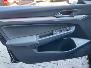 Volkswagen Golf - 6
