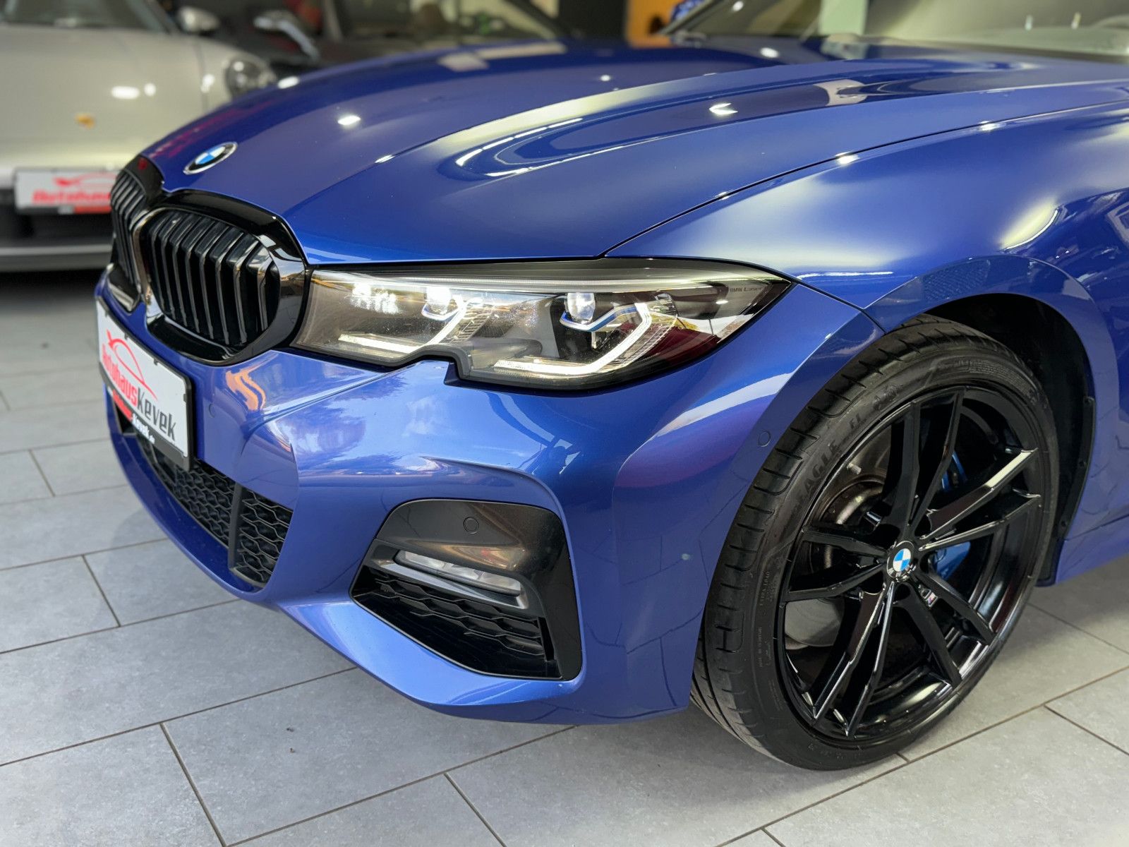 Fahrzeugabbildung BMW 330e M Sport Touring |LASER|HEAD-UP|HARMAN|LEDER