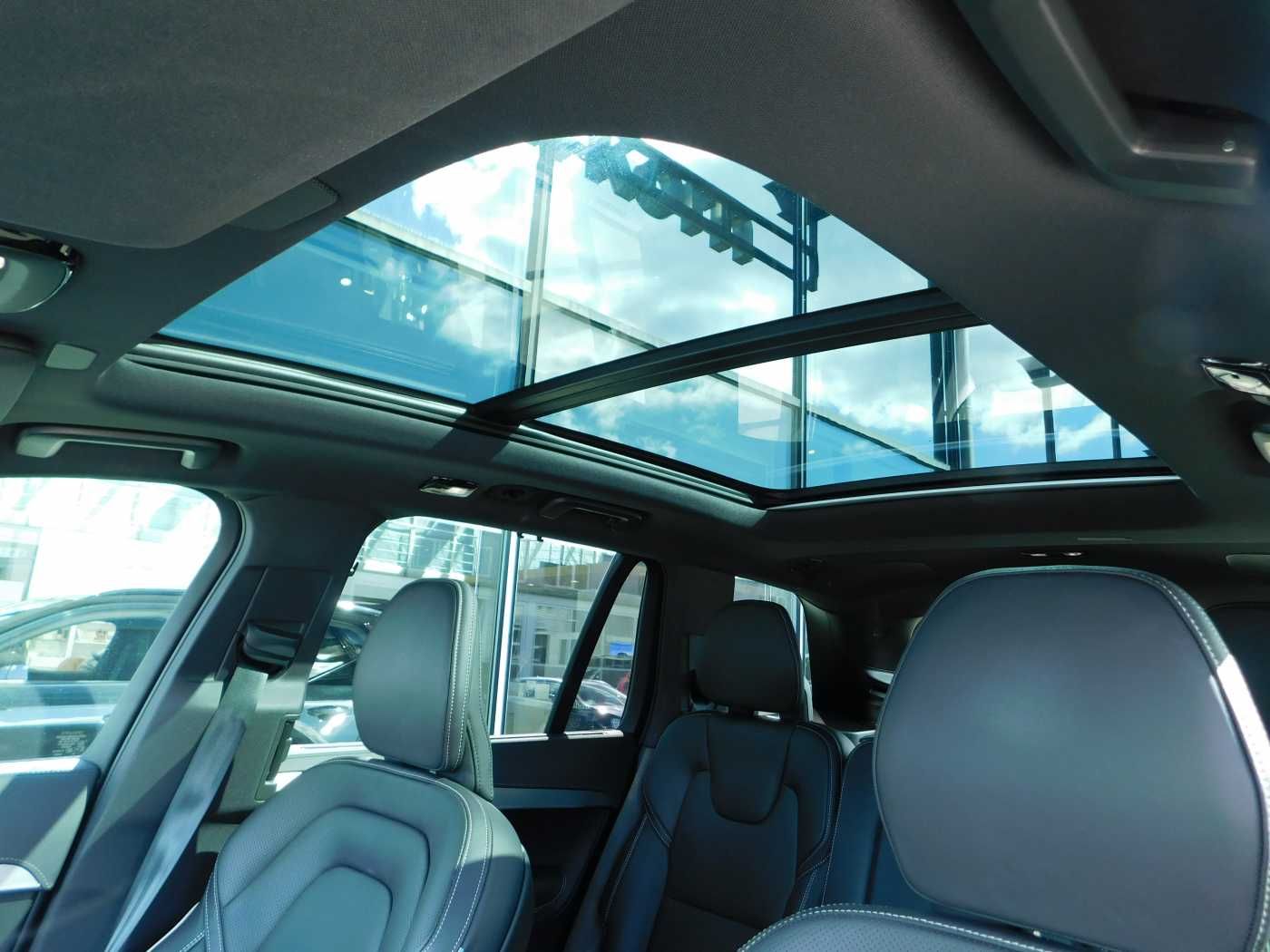 Fahrzeugabbildung Volvo XC90 Plug-In-Hybrid T8 AWD Plug-in Hybrid Plus D