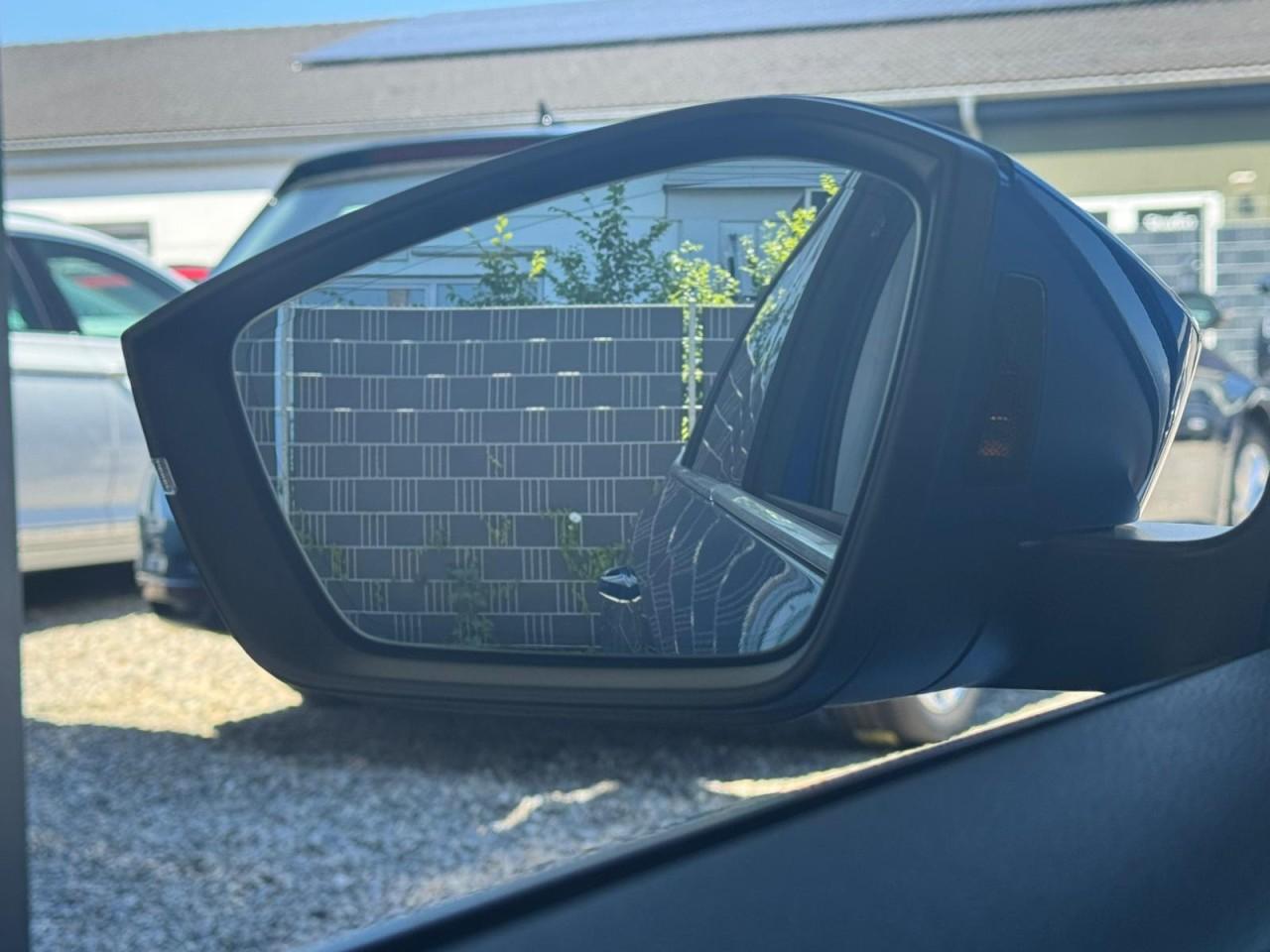 Skoda Superb 2.0 TDI DSG,LEDER,MATRIX,SITZLÜ,STAND,AHK